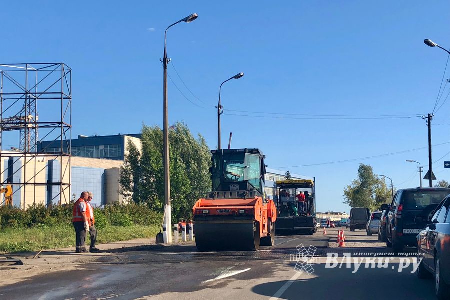 Фотофакт: город стоит в пробке