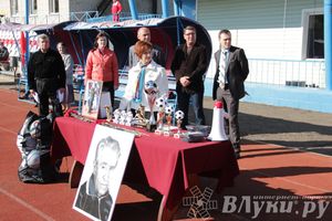 В Великих Луках стартовал открытый турнир по футболу