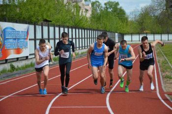 В Великих Луках на легкоатлетических соревнованиях одними из победителей стали полицейские (ФОТО)
