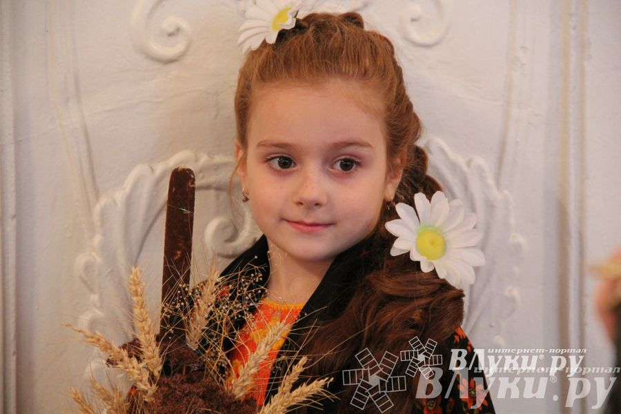 Фотосессия финалисток конкурса «Маленькая красавица Великие Луки 2014»