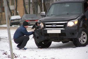 Снег стал причиной нескольких аварий в Великих Луках (ФОТО)
