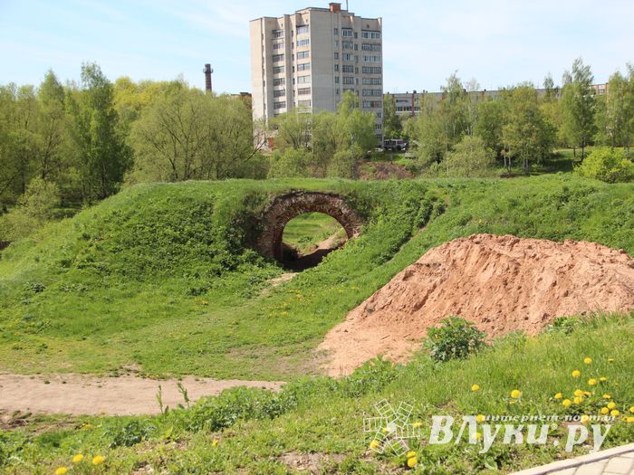 Подрядчик: Крепость в Великих Луках будет, как при Петре Первом... (ФОТО)