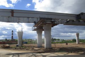 В Великих Луках продолжается строительство путепровода через железную дорогу (ФОТО)