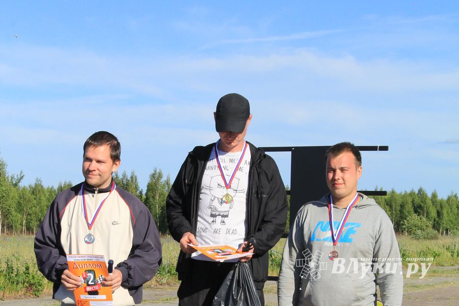 В Великих Луках прошел I этап Открытого чемпионата г. Великие Луки по Drag Racing (фото)