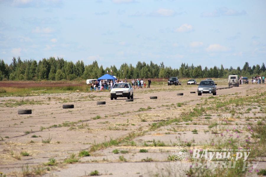 Под Великими Луками прошел второй этап Чемпионата по Drag Racing (фото)