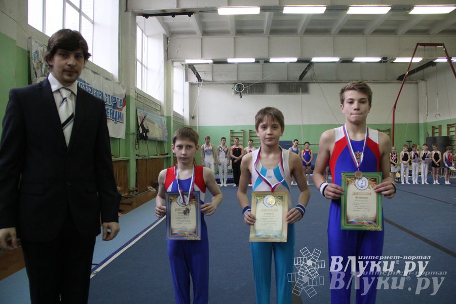 В Великих Луках прошел турнир по спортивной гимнастике (фото)