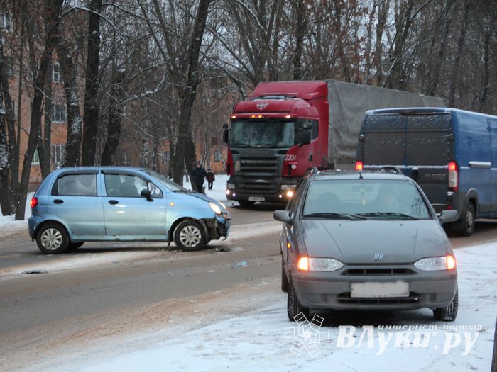 Две легковушки столкнулись на Гагарина (ФОТО)