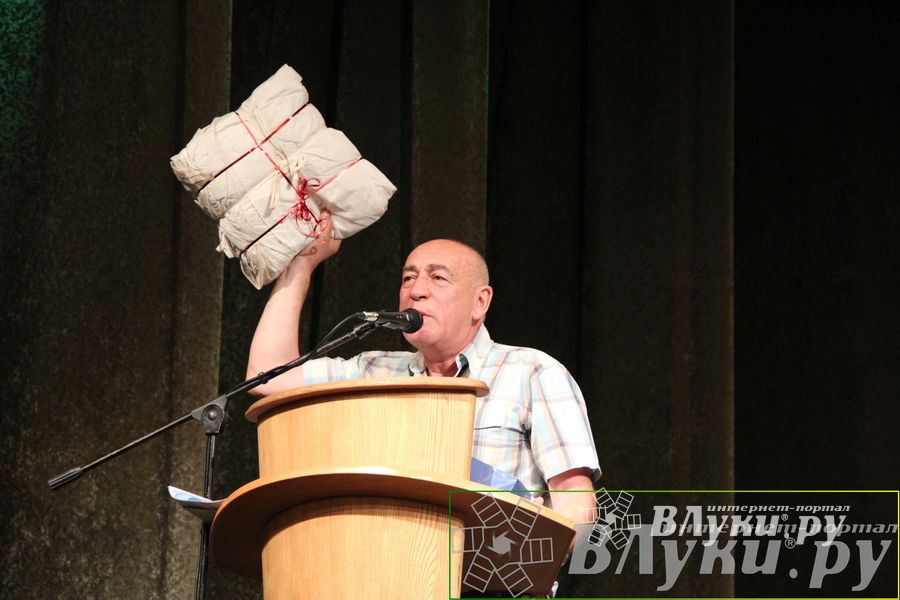 Церемония закрытия 18-й Международной встречи воздухоплавателей в Великих Луках, торжественное награждение