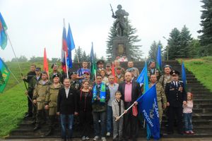 Участники Автопробега ВДВ «Россия - Казахстан - Беларусь «Дорогами воинской славы» посетили Великие Луки