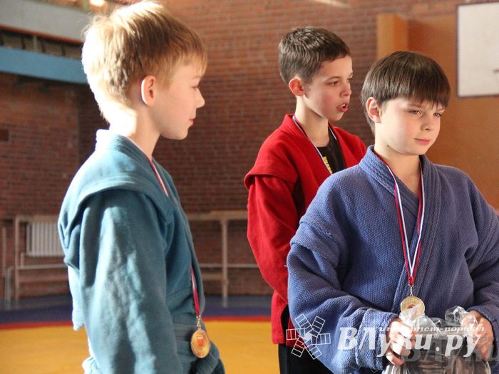состоялось Открытое первенство города Великие Луки по борьбе самбо