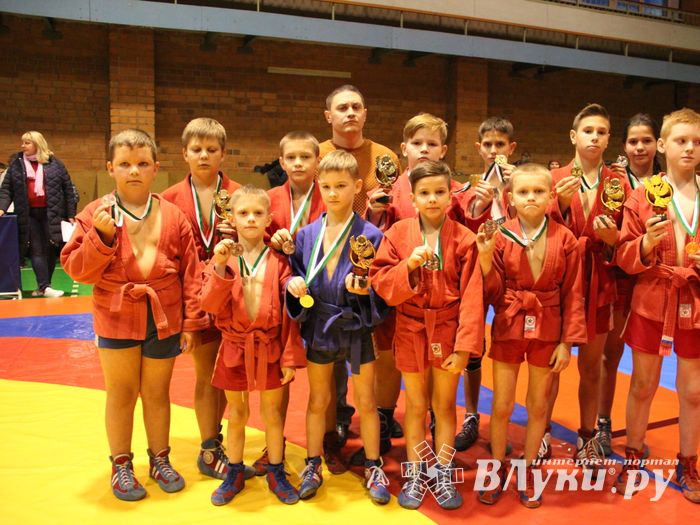 Великолучане завоевали награды турнира по самбо «Память» (ФОТО)