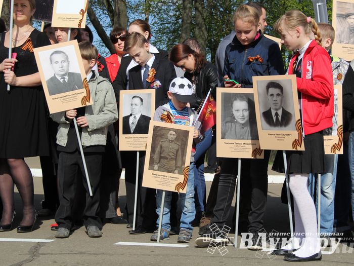 Парад Победы в Великих Луках (фото)