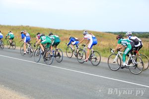 В Великих Луках состоялось награждение победителей Чемпионата России по велоспорту в парной гонке (фото)