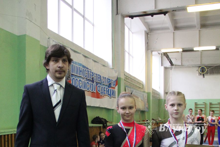В Великих Луках прошел турнир по спортивной гимнастике (фото)