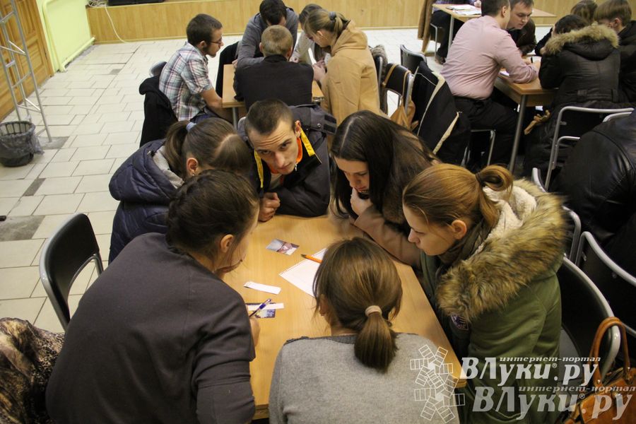 Третий тур игр «Что? Где? Когда?» состоялся вчера в ДК ЛК (фото)