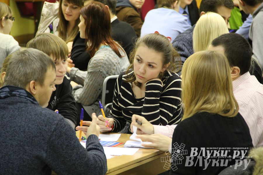 Четвертый тур игр «Что? Где? Когда?» состоялся вчера в ДК ЛК (фото)