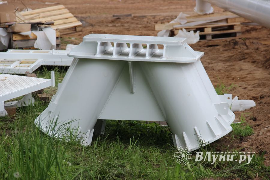 Колесу обозрения делают ноги (ФОТО)