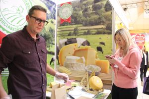 В Великих Луках открылась 10-я универсальная выставка (ФОТО)