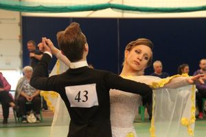 В Великих Луках прошел турнир по спортивным бальным танцам (ФОТО)