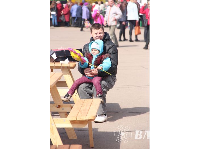 В Великих Луках проходит Весенняя ярмарка