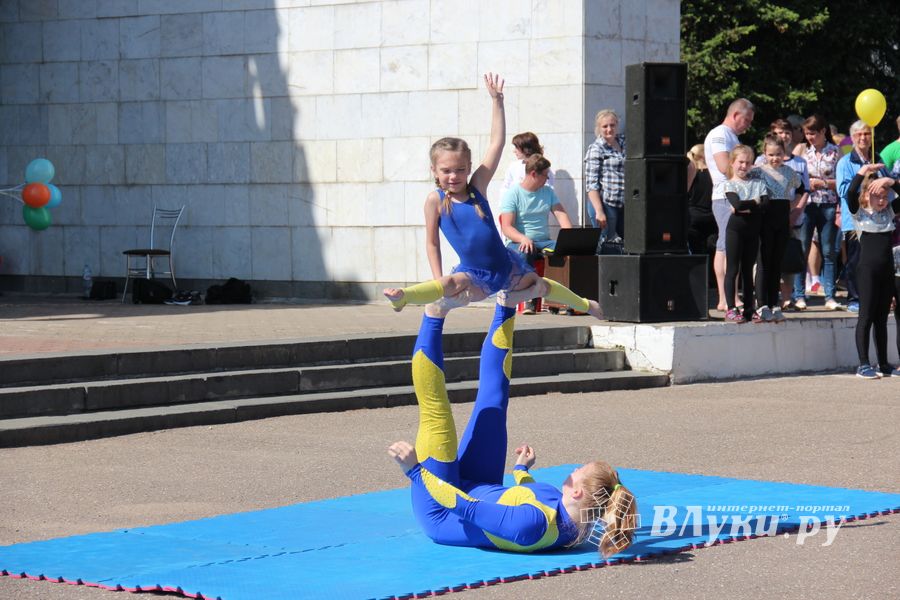 День защиты детей отметили в Великих Луках (ФОТО)