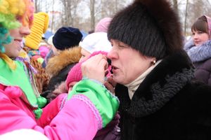 Широко отметили Масленицу в Великих Луках (ФОТО)