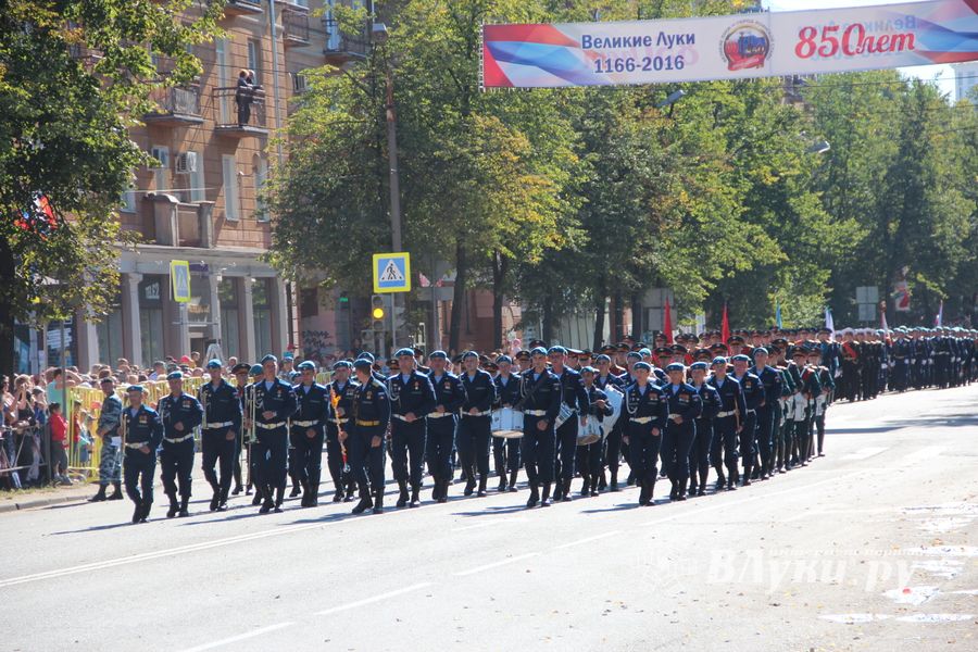 Военный парад в Великих Луках, часть II (ФОТО)