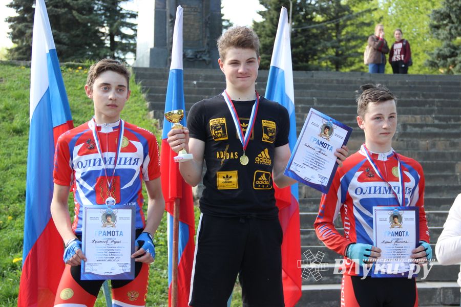 В Великих Луках чествовали лучших велосипедистов (ФОТО)