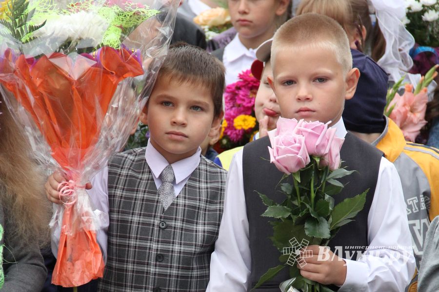 Школа №12 встретила День знаний (фото)