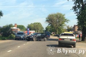 Авария на Октябрьском проспекте (ФОТО)