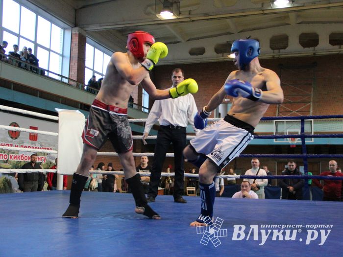 В Великих Луках прошли соревнования по кикбоксингу (ФОТО)
