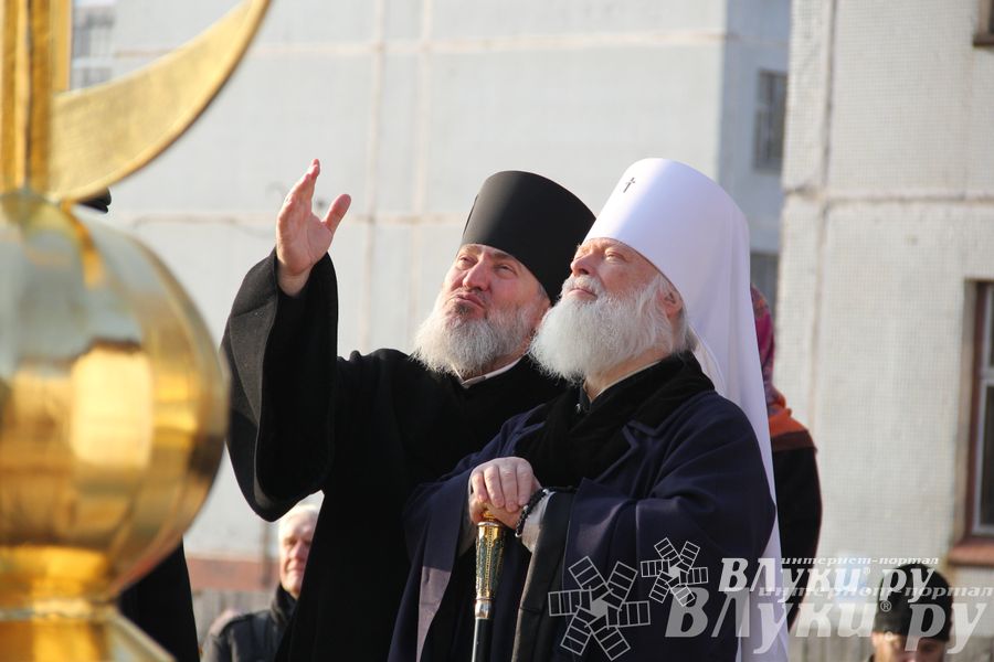 У храма святителя Тихона теперь есть освященные кресты