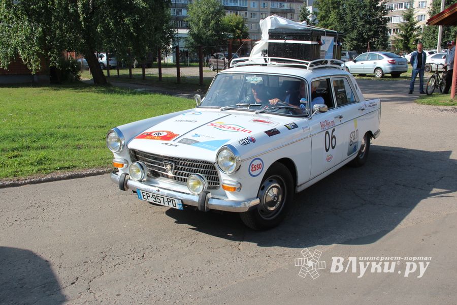 Ретро-автомобили побывали в Великих Луках (ФОТО)