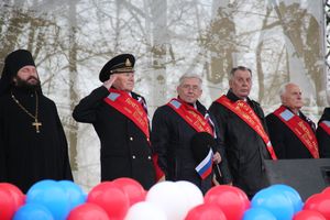 Митинг и праздничные гуляния в Великих Луках (ФОТО)