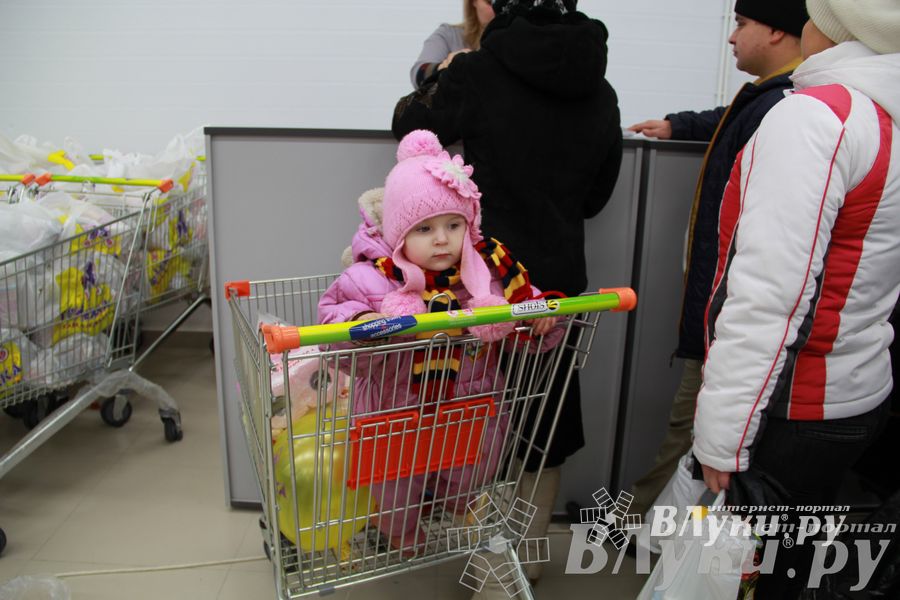 Открытие супермаркета «Тележка» в Великих Луках