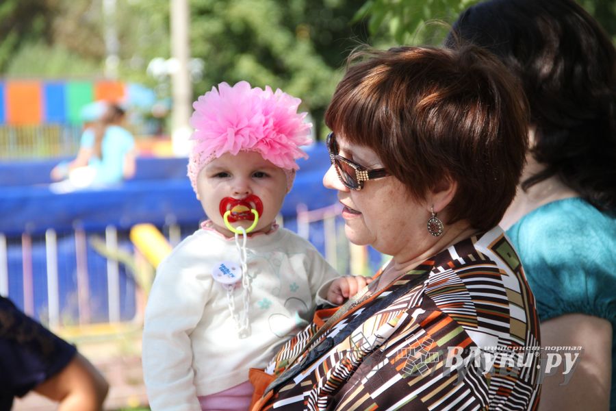 ​В Великих Луках сказочный «Праздник мороженого» подарил радость детям