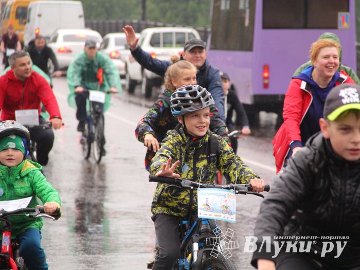 Зигзаг здоровья выполнили великолукские велосипедисты (ФОТО)