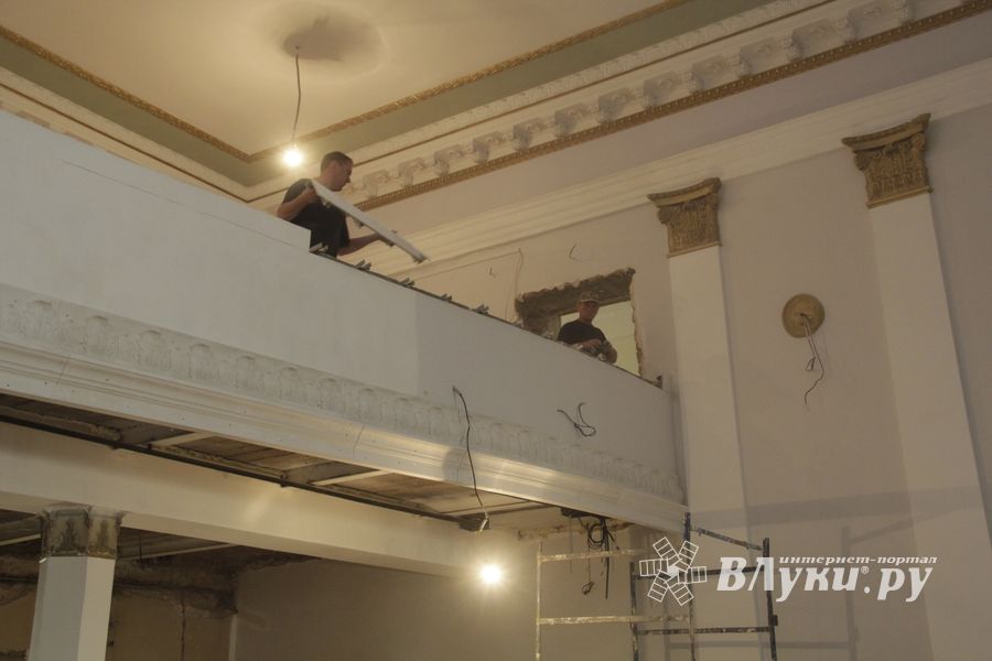 Пресс-тур по великолукскому драмтеатру (ФОТО)