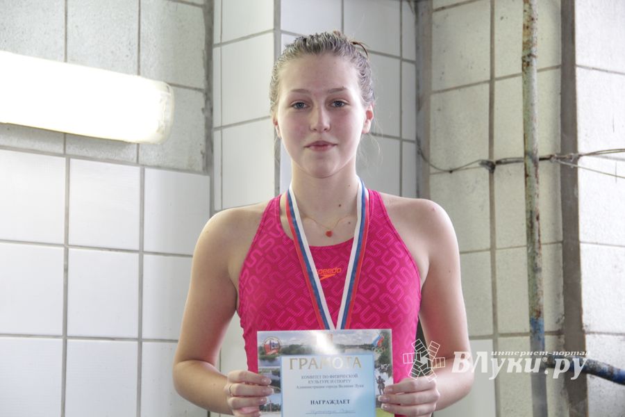 В Великих Луках прошли соревнования по плаванию «Быстрый Кашалот»