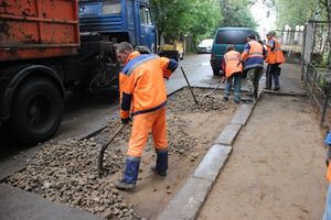 Дорожные работы на улицах Великих Лук (ФОТО)