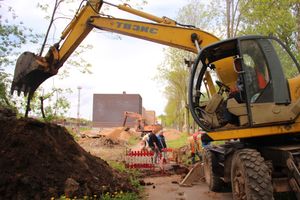 Устранение прорыва водопровода в Великих Луках (ФОТО)