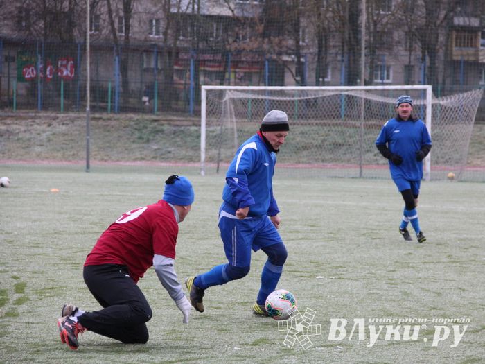 Боевая ничья в памятном футбольном матче (ФОТО)
