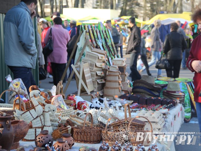 Традиционная весенняя ярмарка прошла в Великих Луках