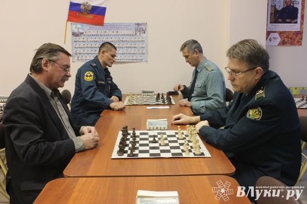 Сотрудники МЧС заняли четвертое место в турнире «Трех ветвей власти 2014» по шахматам (фото)
