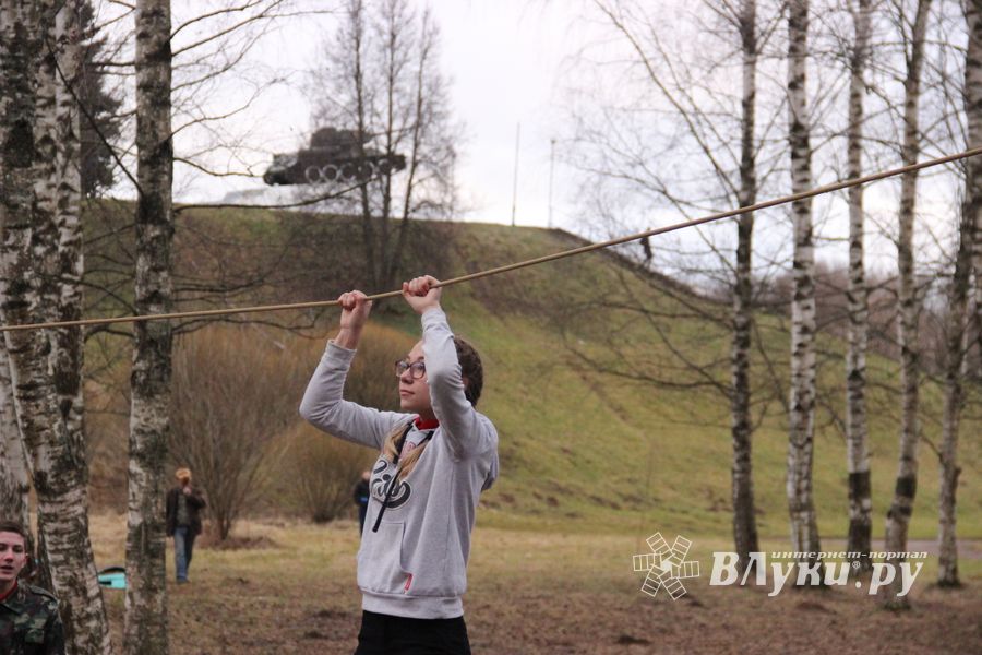 В Великих Луках проходит открытая военно-патриотическая игра «Юнармия-Великие Луки-2020» (ФОТО)