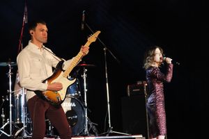 В Великих Луках состоялся концерт Юлии Савичевой (фото)