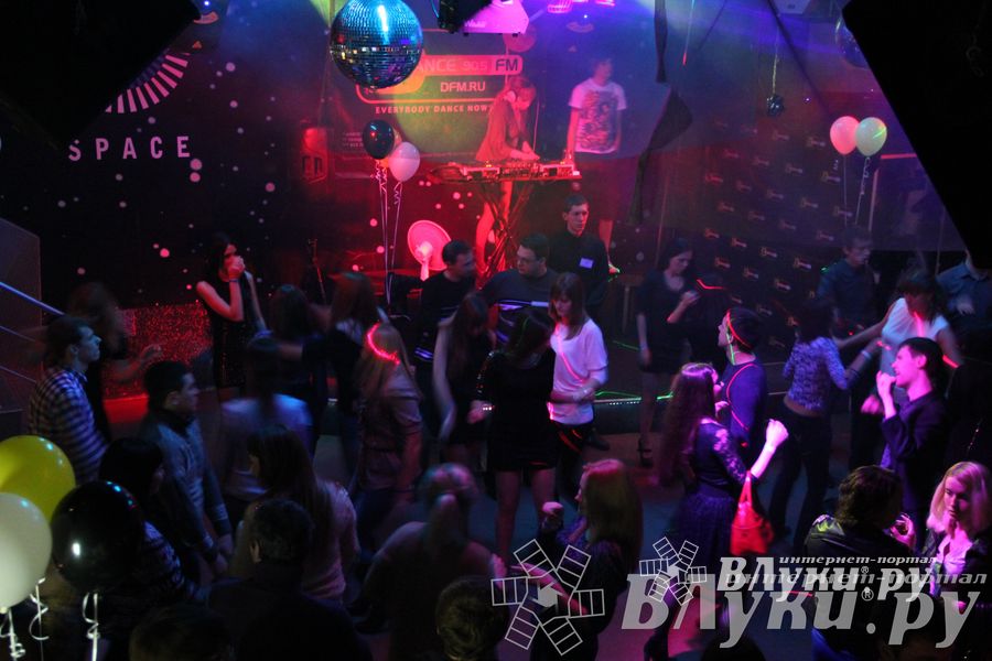 Самая танцевальная радиостанция отметила год вещания в Великих Луках