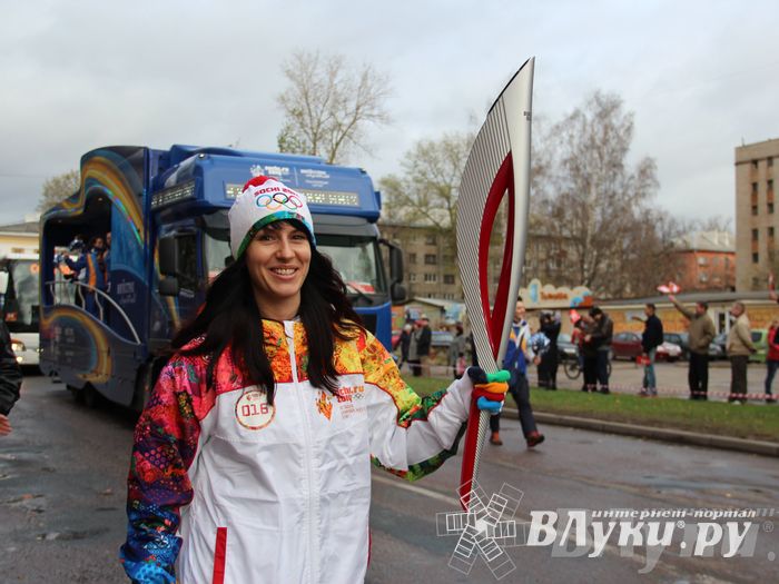 Эстафета Олимпийского огня в Изборске и Пскове
