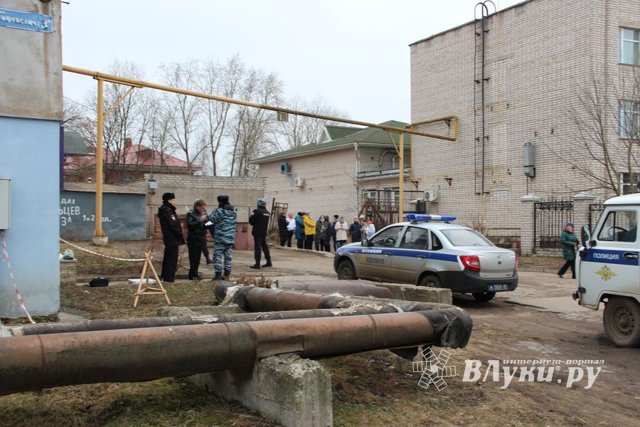 Подробности ЧП с подозрительным рюкзаком в Великих Луках (ФОТО)