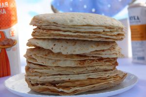 Масленичные гуляния прошли в Великих Луках (ФОТО)